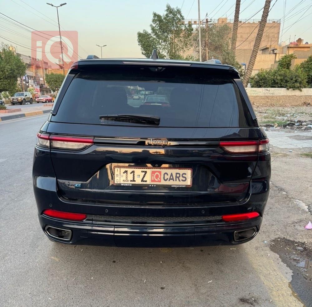 جیپ گراند شیرۆکی